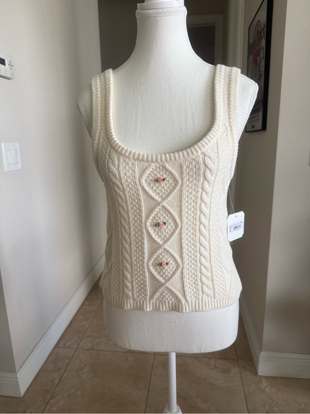 New Boutique Cream Cable Knit Tank/sweater Top with Floral Buttons